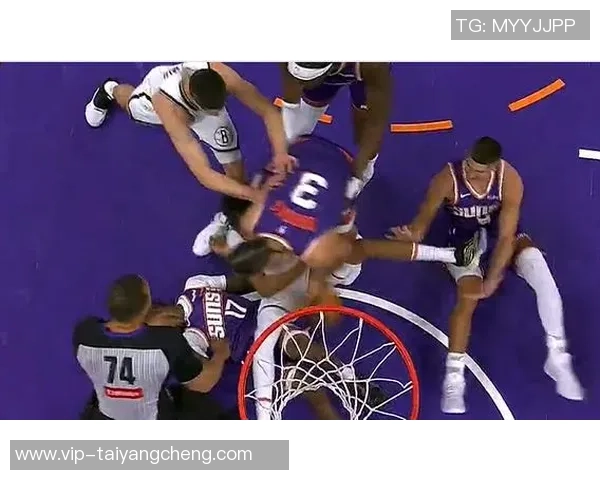 五人聚餐引发冲突狄龙捣乱被杰明推飞太奶险遭波及 五人聚餐引发冲突狄龙捣乱被杰明推飞太奶险遭波及